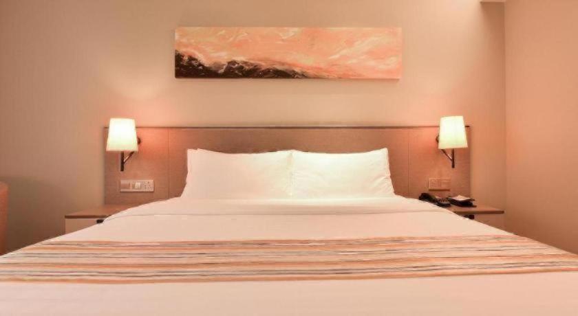 Xujiahui Branch Hotel 3*