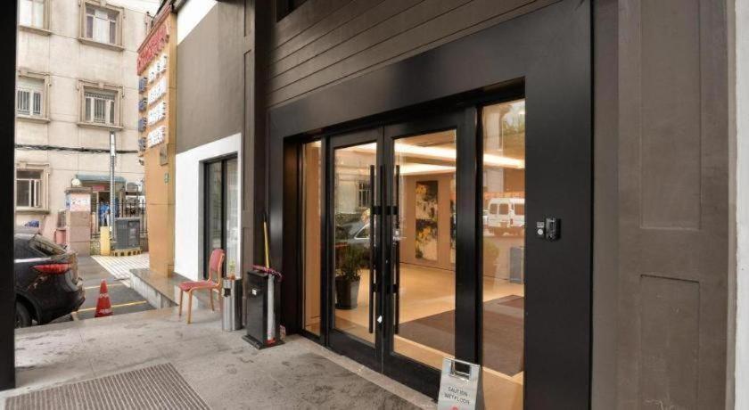 Hotel Xujiahui Branch 3*